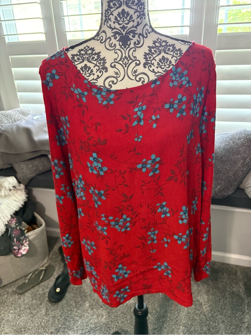 Women's Red Floral Long-Sleeve Top size 1X